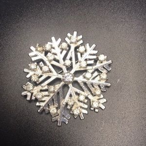 ❄️ 4/$10 Snowflake Pin